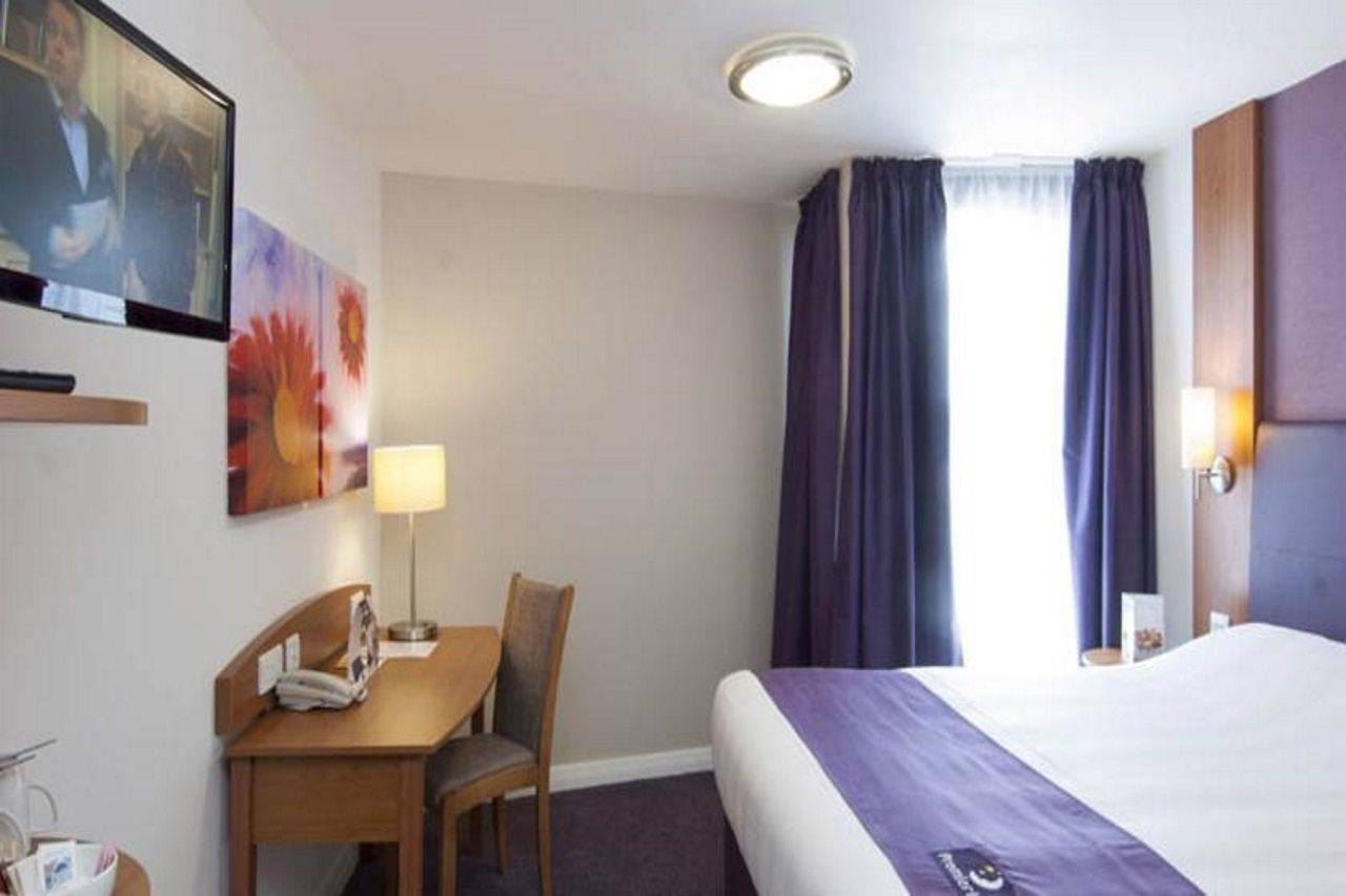 Premier Inn Southampton North Chilworth  Exterior photo